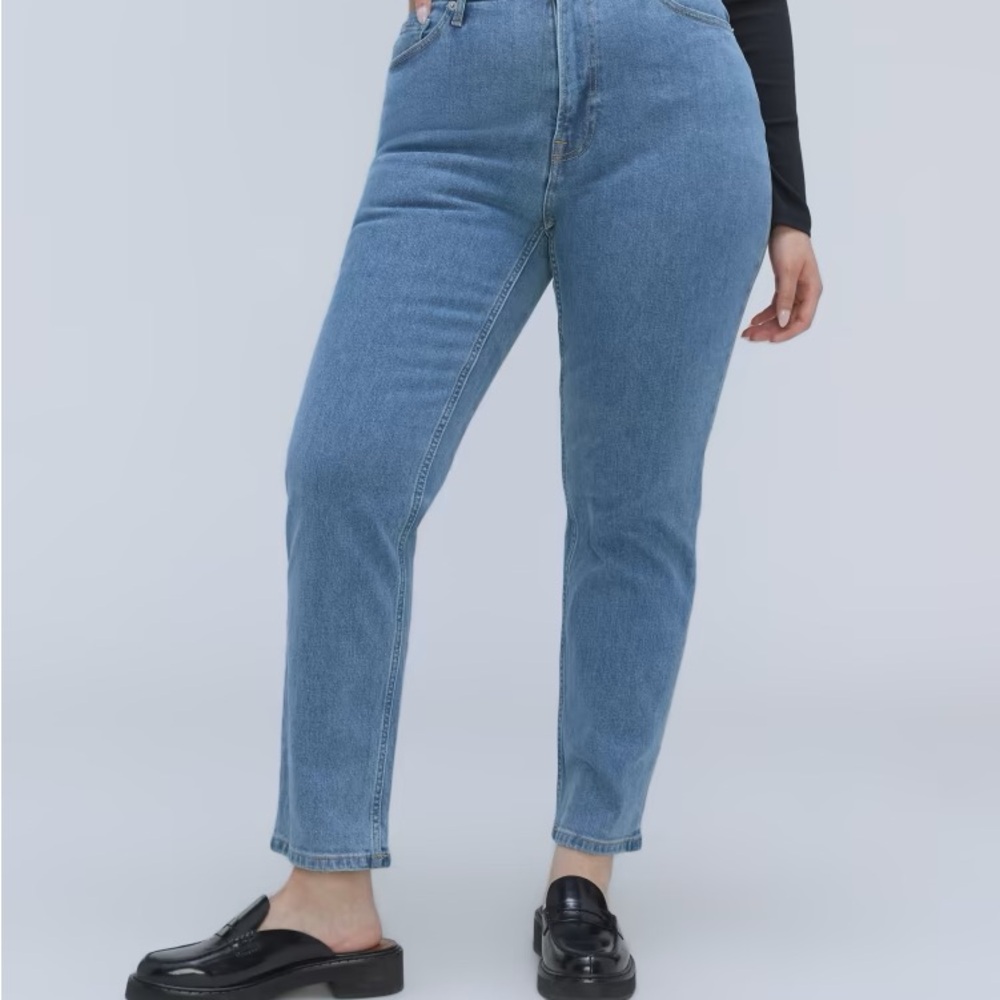 SEASON SALE!  everlane curvy cheeky Jean